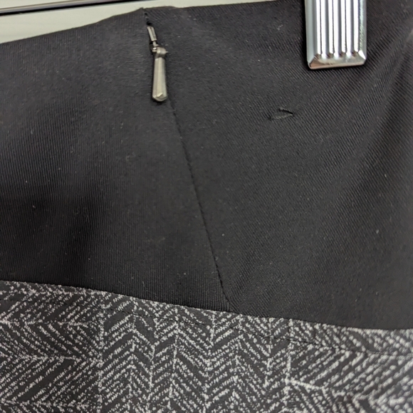 Tuff Athletics Women's (Size XS) Black and Gray Skort (Mini Skirt) - Picture 4 of 9